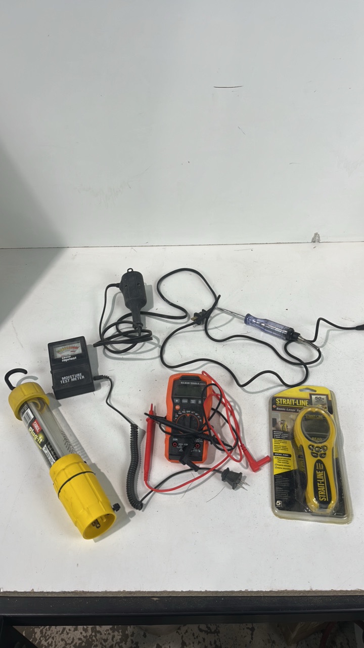 lot 274 image: Voltmeter, Worklights, Engraver, Electrical Tester, Stud Finder