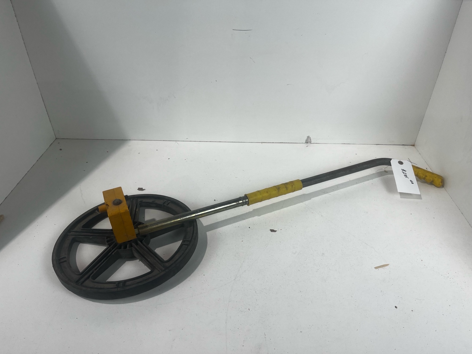 lot 285 image: Wheeled Measuring Device