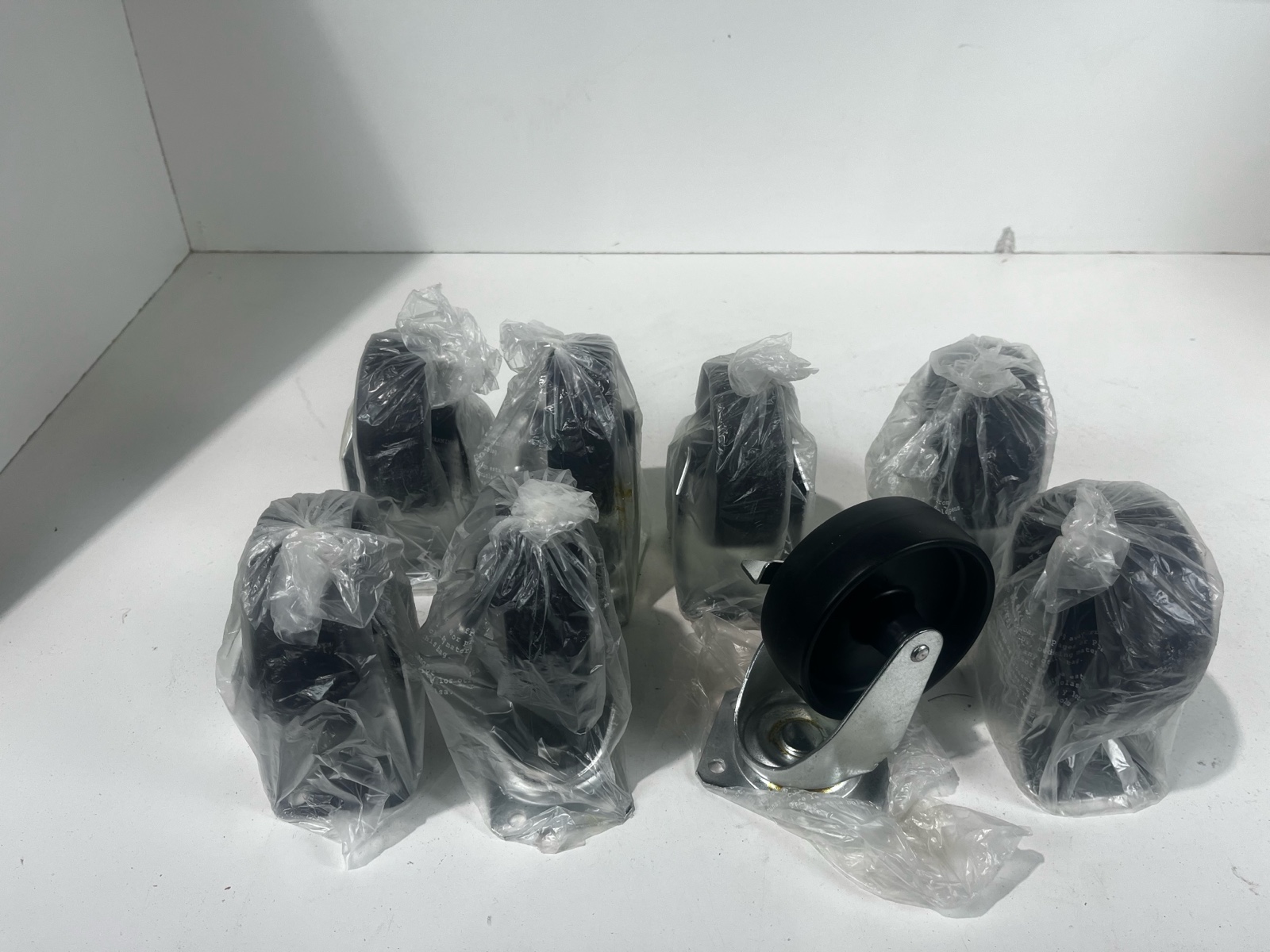 lot 287 image: Large Casters