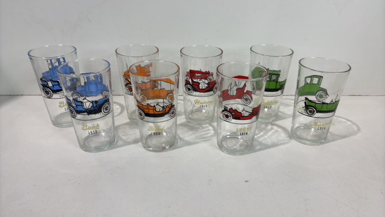 lot 311 image: Lot of collectors glasses