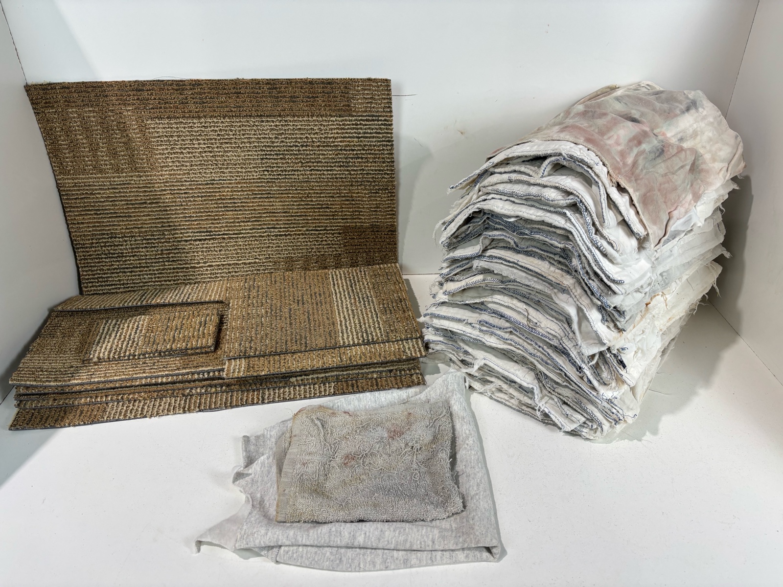 lot 331 image: Lot of carpet squares, drop cloths, and absorbent rags