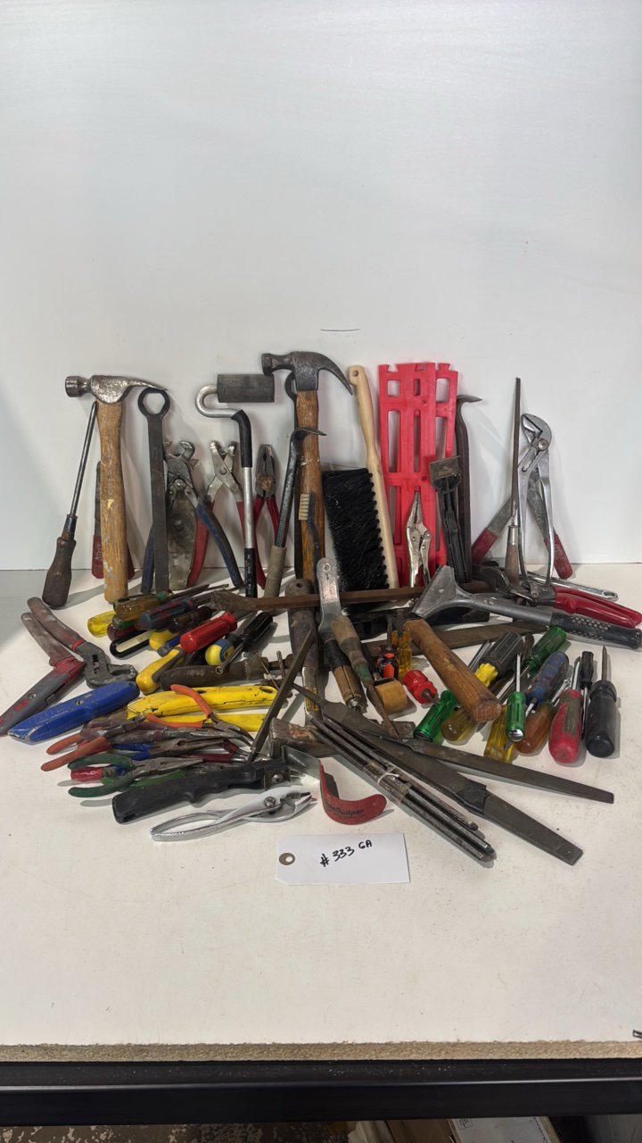 lot 333 image: Lot Of Misc Hand Tools