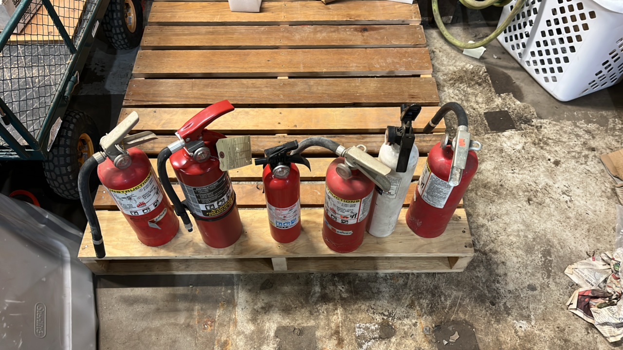 lot 353 image: fire Extinguishers