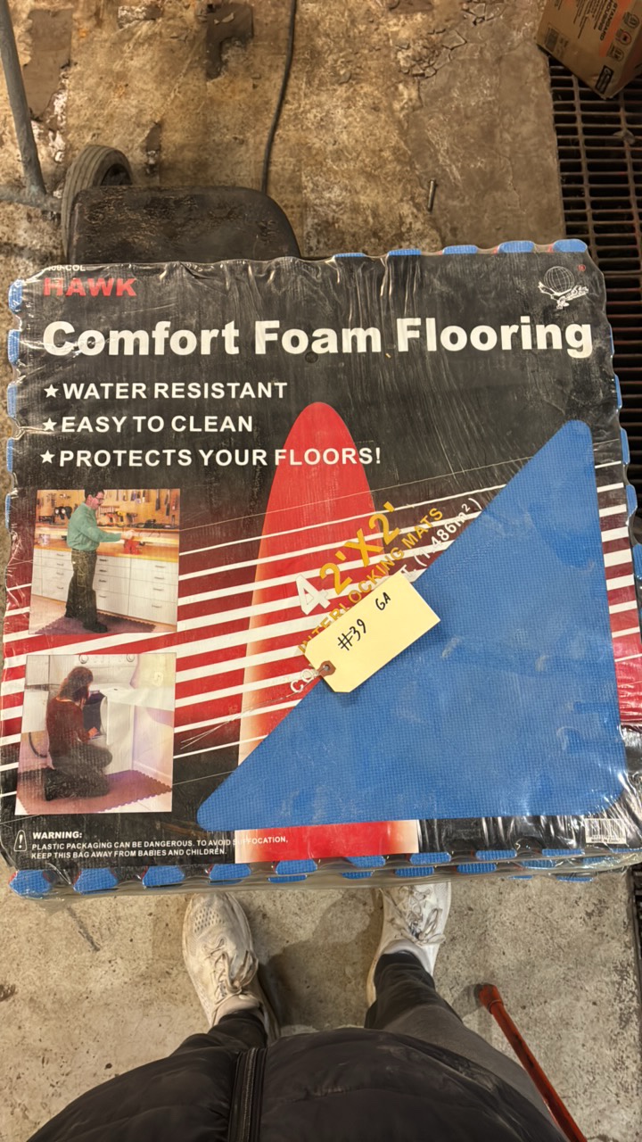 lot 39 image: Comfort Foam Flooring (24 pcs)