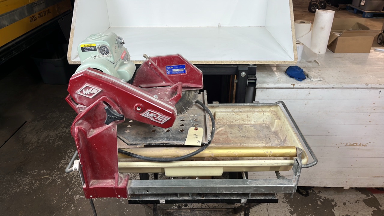 lot 4 image: MK PRO Series Tile Saw