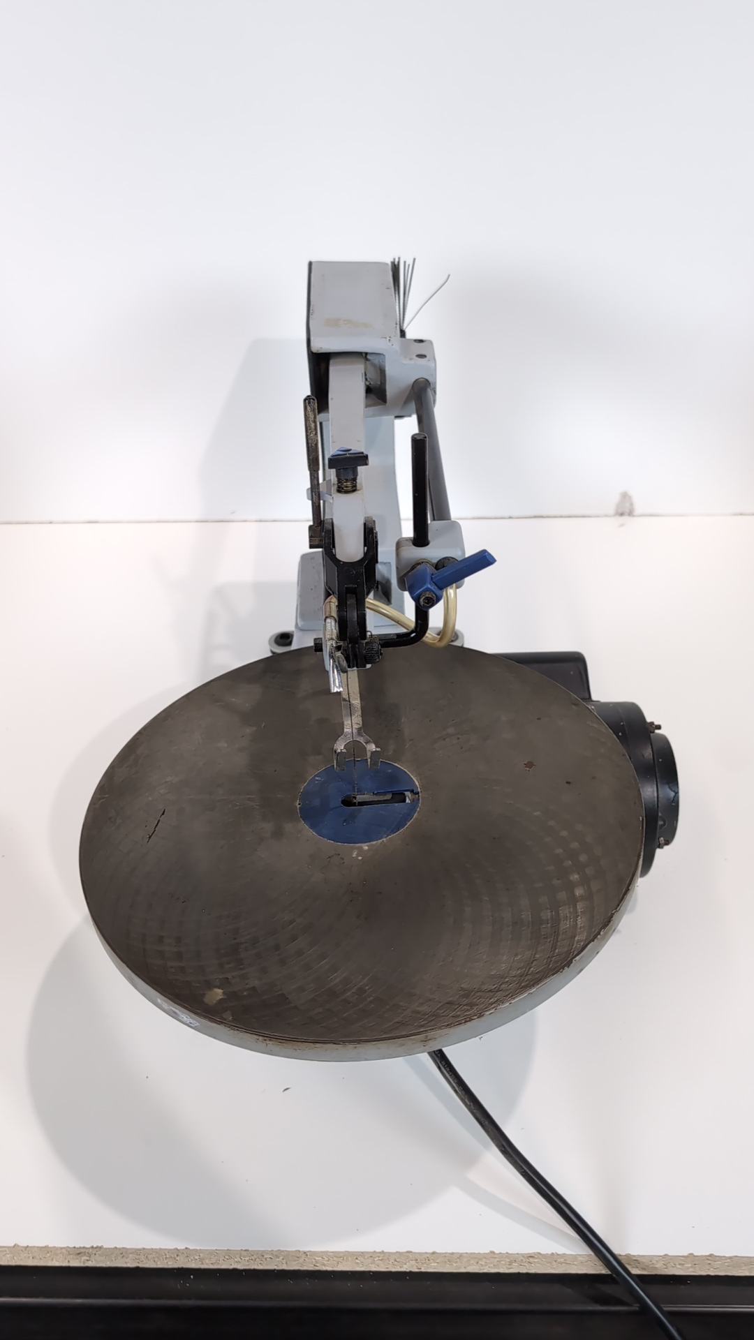 lot 5 image: Delta Shopmaster Variable Speed Scroll Saw