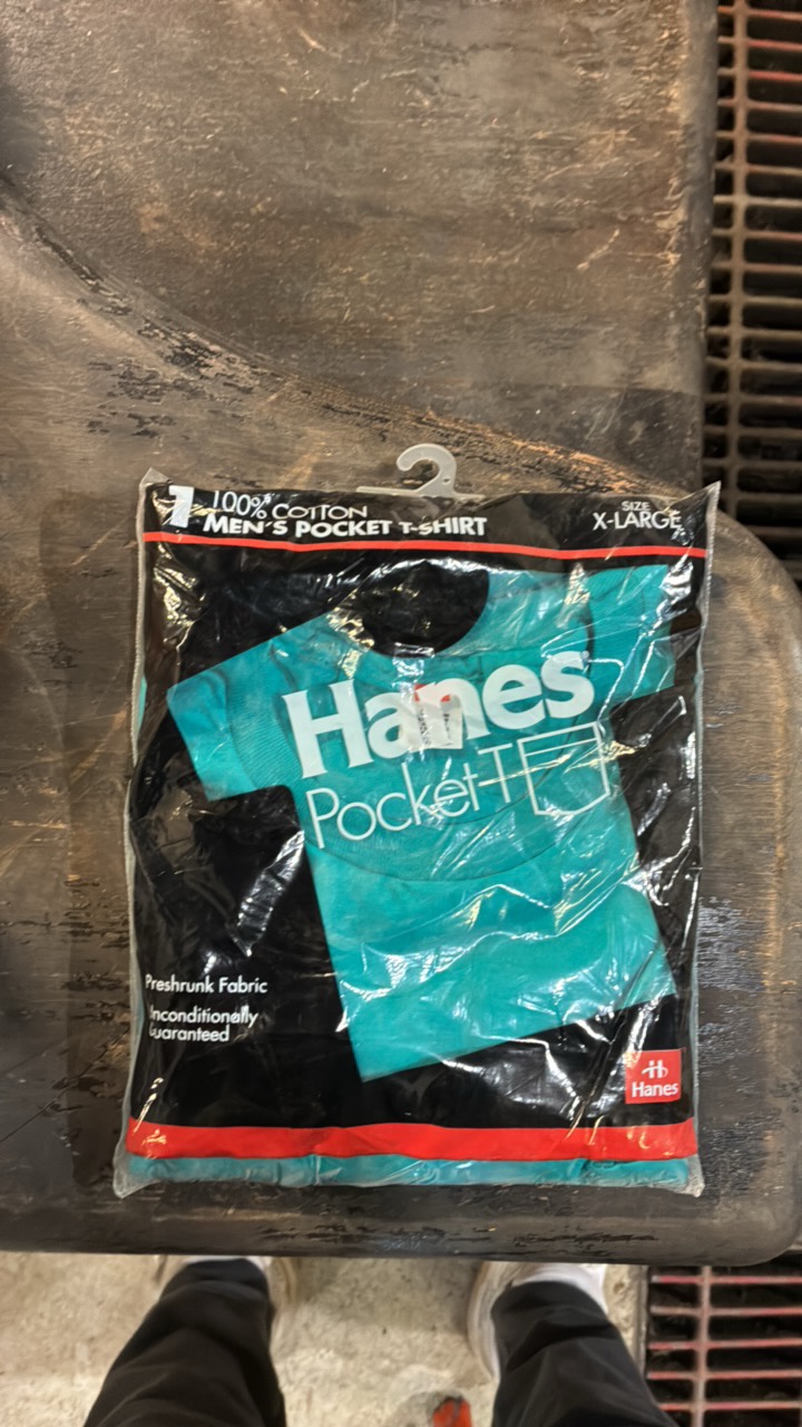 lot 54 image: Mens Pocket T-shirt Turquoise (X-Large) 9 total