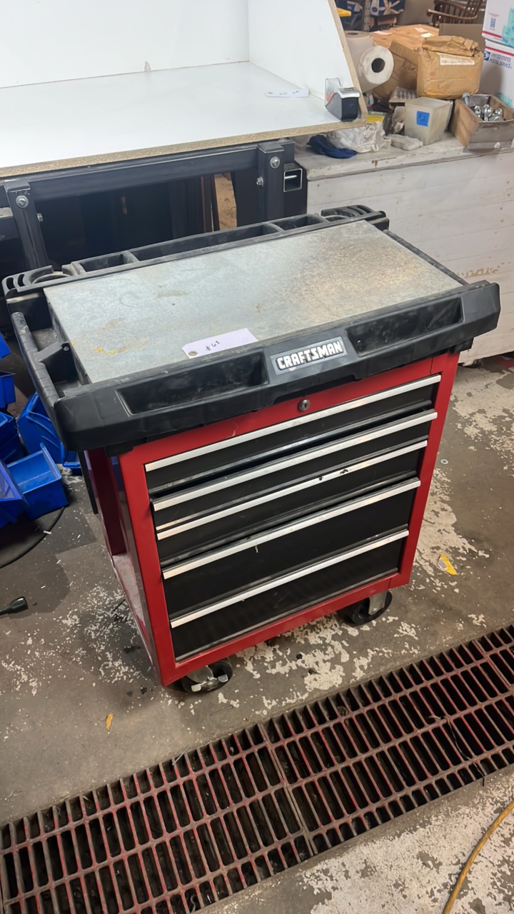 lot 68 image: Craftsman Tool Bench