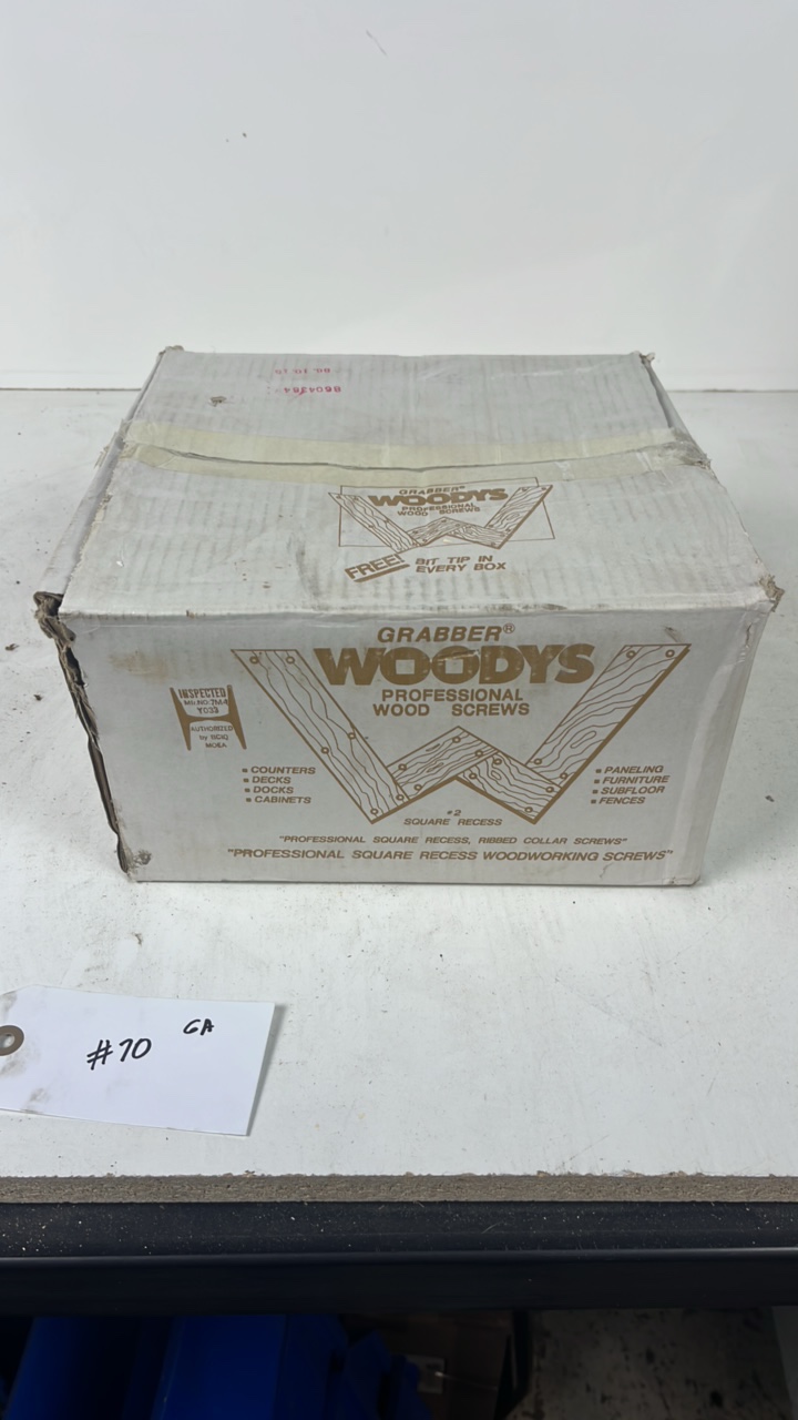 lot 70 image: Box Of Square #2 Wood Screws