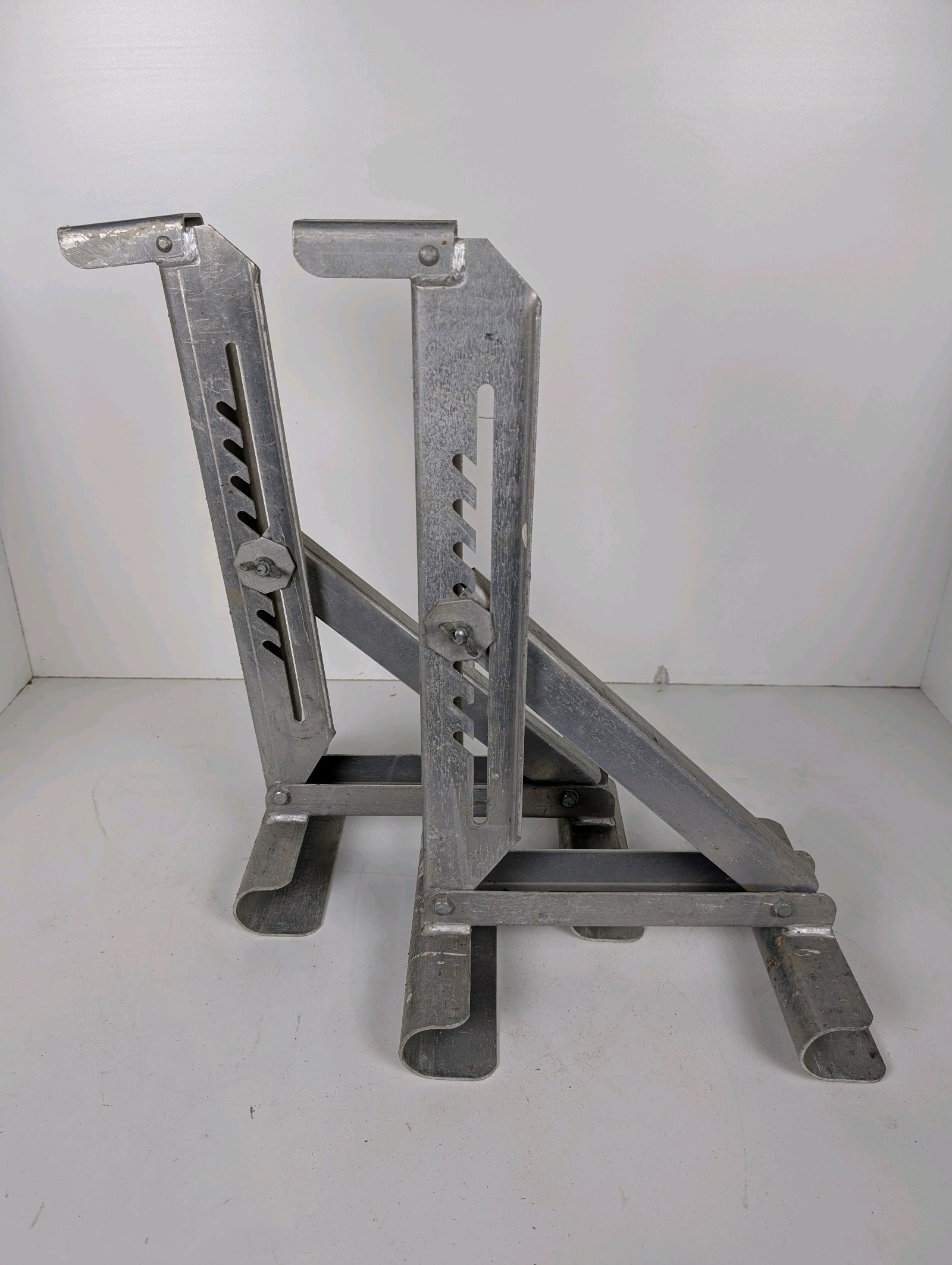 lot 92 image: Stinton Aluminum Ladder Jacks  Pair