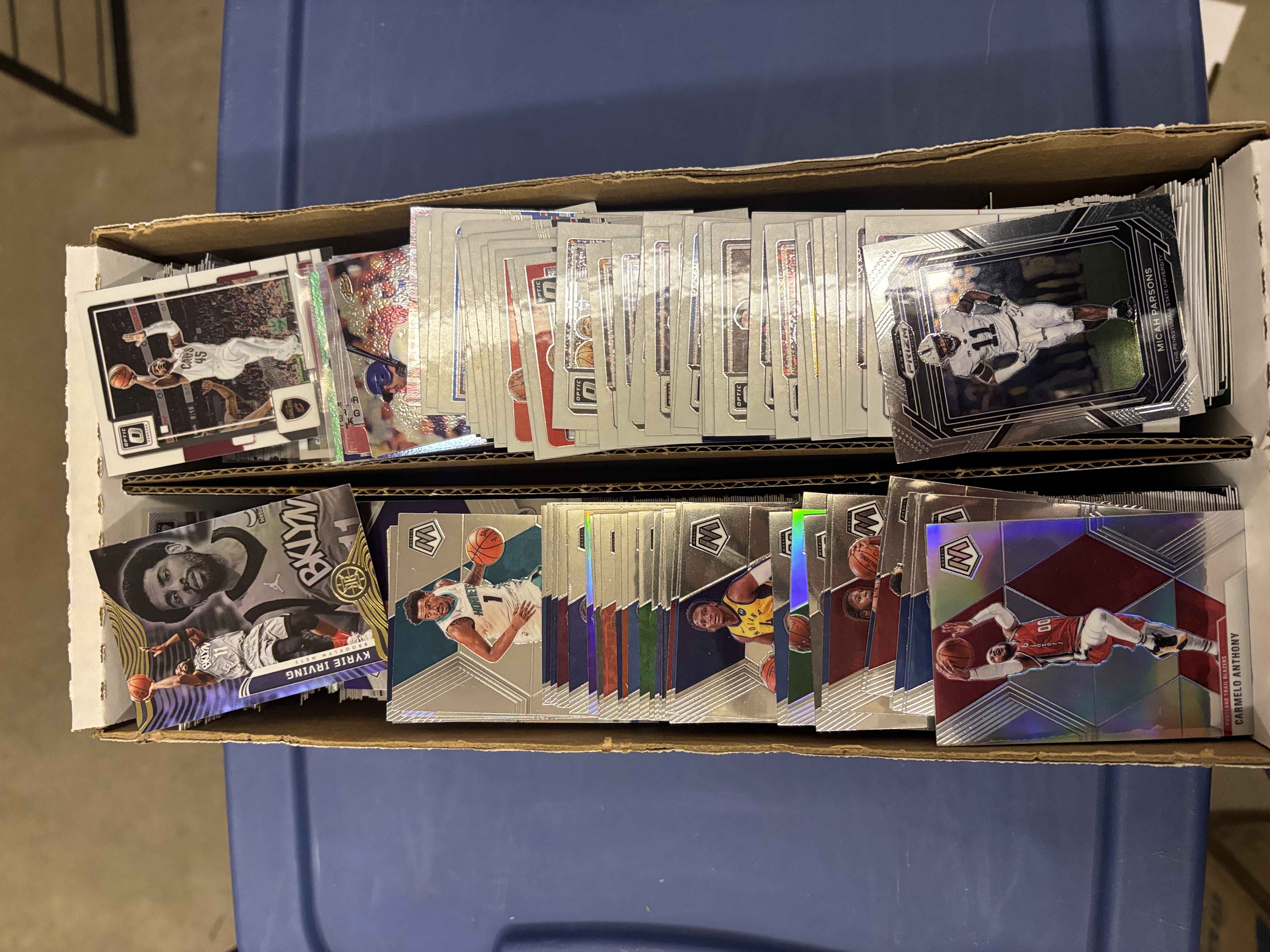 lot 102 image: Box of Shiny Sports Cards, Mostly Modern, Basketball, Football, Baseball