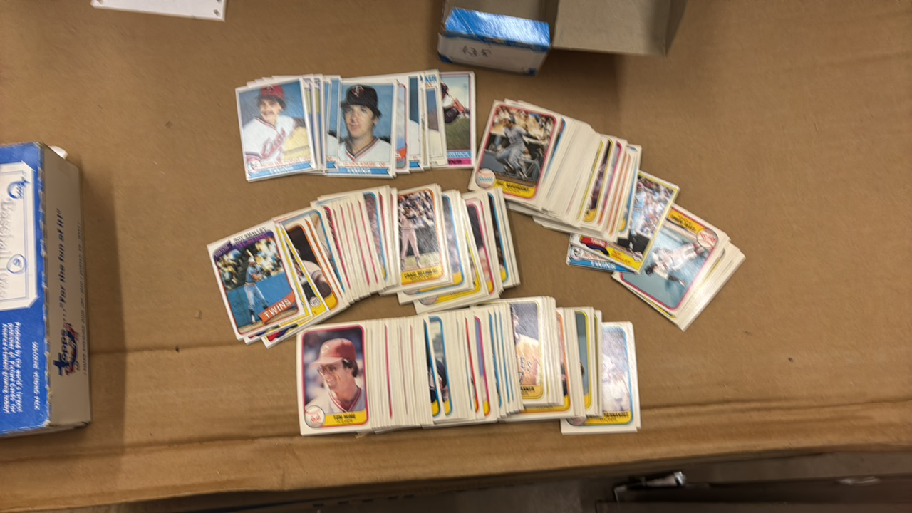 lot 135 image: Box of 1980s Baseball Cards, Topps and Fleer