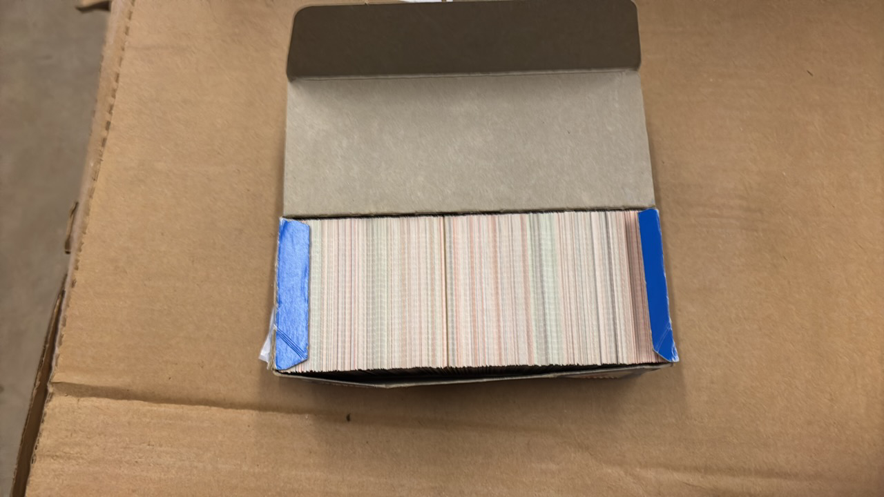 lot 136 image: Box of 1989 Pro Set Football Cards