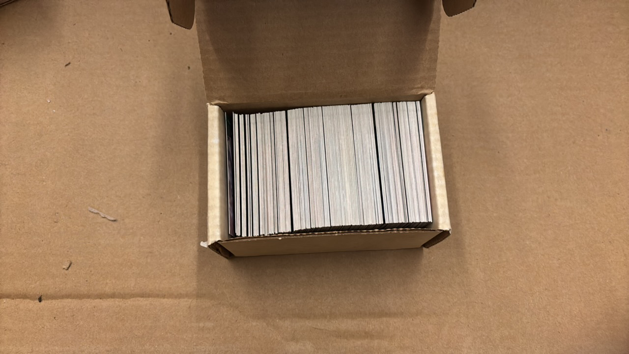 lot 137 image: Box of 1992 Fleer Ultra Series 2 Set of Baseball Cards (We Havent Checked to Verify None of the Cards are Missing)