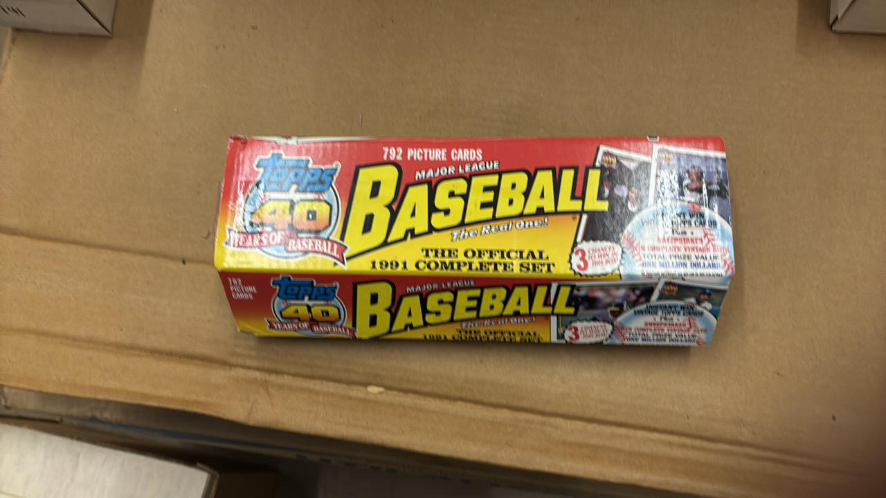 lot 140 image: 1991 Topps Baseball Card Set (Likely a Complete Set But We Havent Checked Every Card to Verify Theyre All There