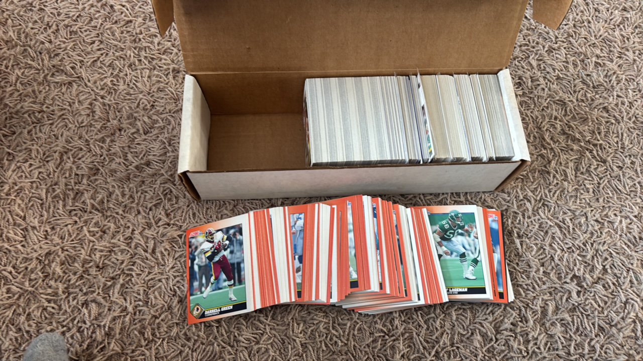 lot 195 image: 1991 Score NFL Football Cards