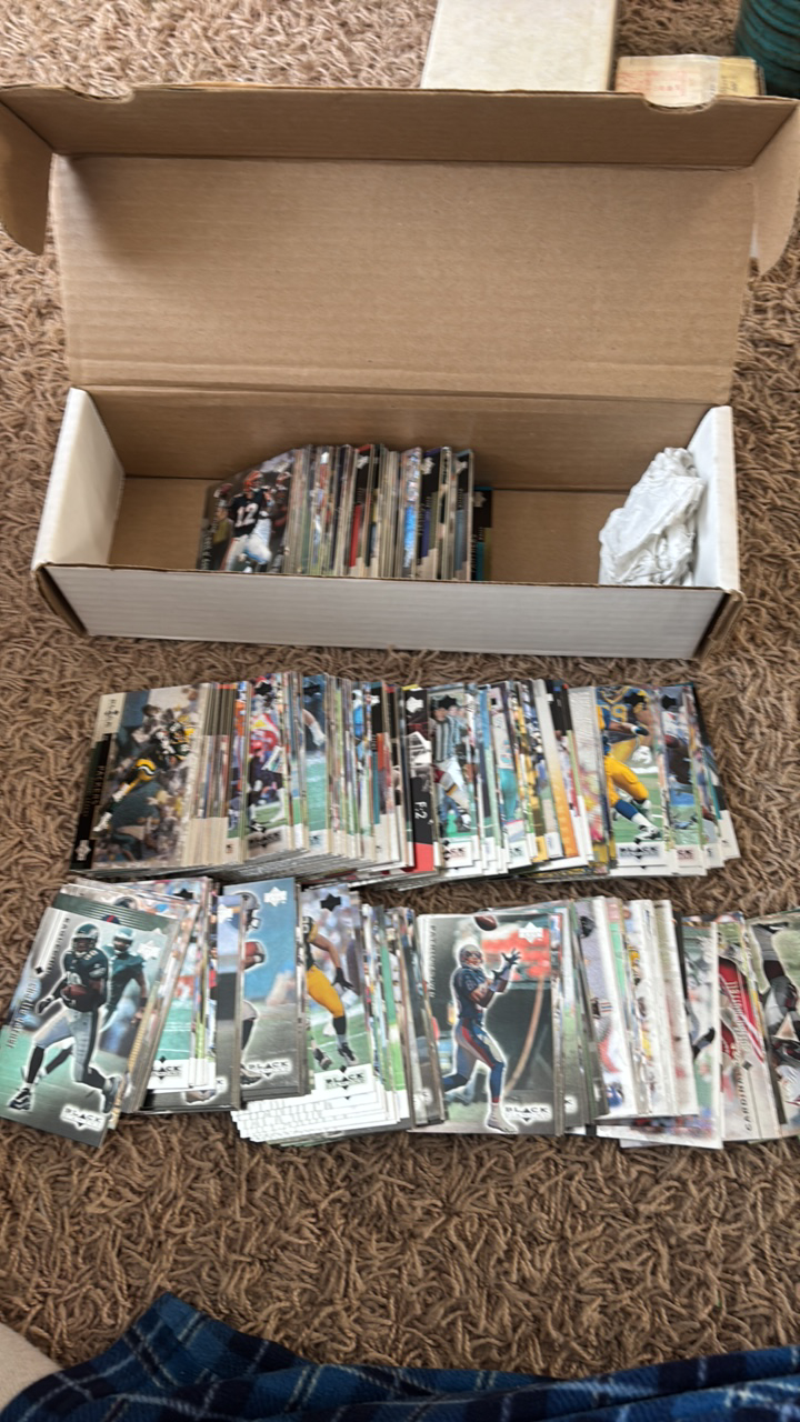 lot 200 image: Upper Deck Black Diamond Football Cards, Lots of Stars