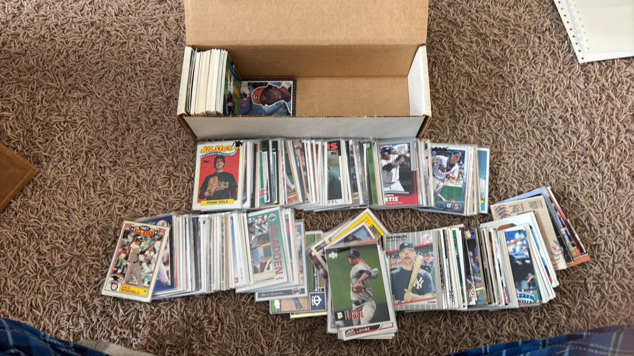 lot 201 image: Box of Baseball Cards, Mostly Twins Players and Some Other Star Cards and Others