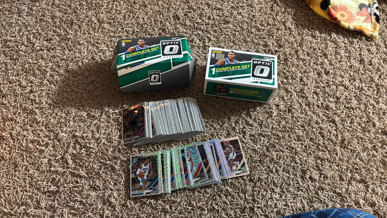 lot 204 image: 2019 Donruss Optic Basketball Card Partial Set (Missing Some Cards)
