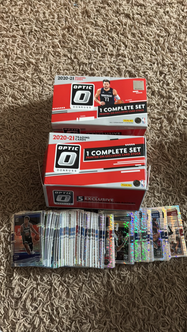 lot 211 image: 2020 Donruss Optic NBA Basketball Partial Set Cards