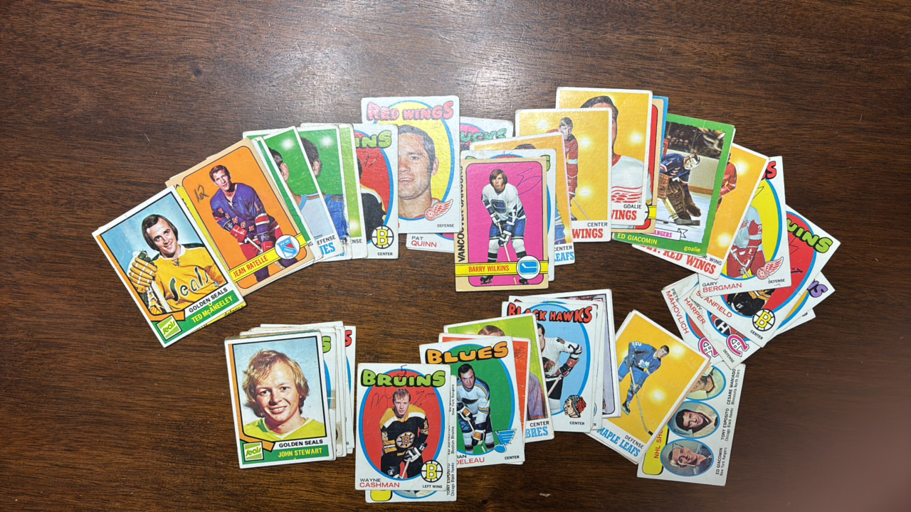 lot 262 image: Lower Grade Vintage Hockey Cards