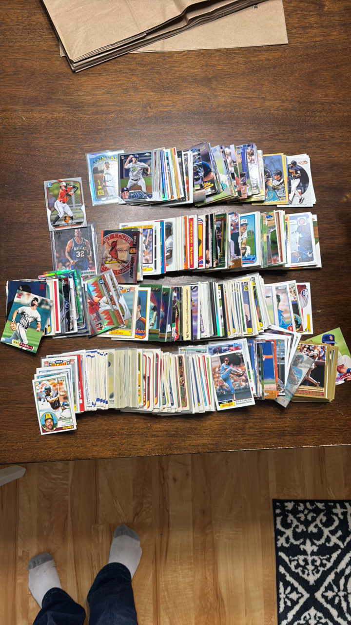 lot 277 image: Box of Random Baseball Cards, 1980s to Current, Some Stars and Rookies at Least One Serial Numbered Card