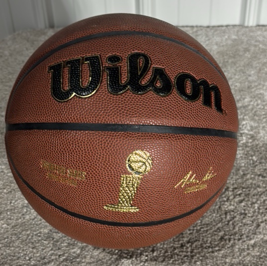 Wilson Basketball - Signature Series