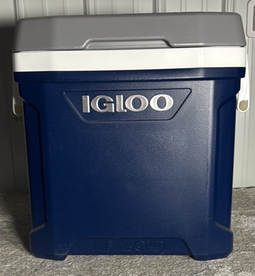 Igloo 62-quart Maxcold Latitude Roller Cooler