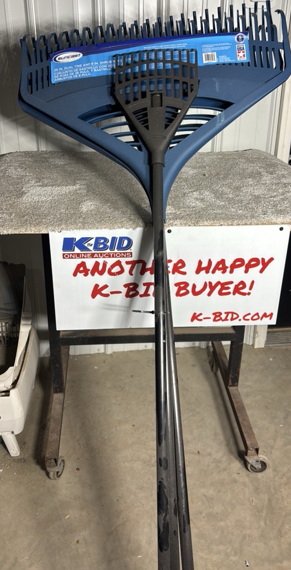 Suncast 26in Tine and 8in Shrub Rake Combo