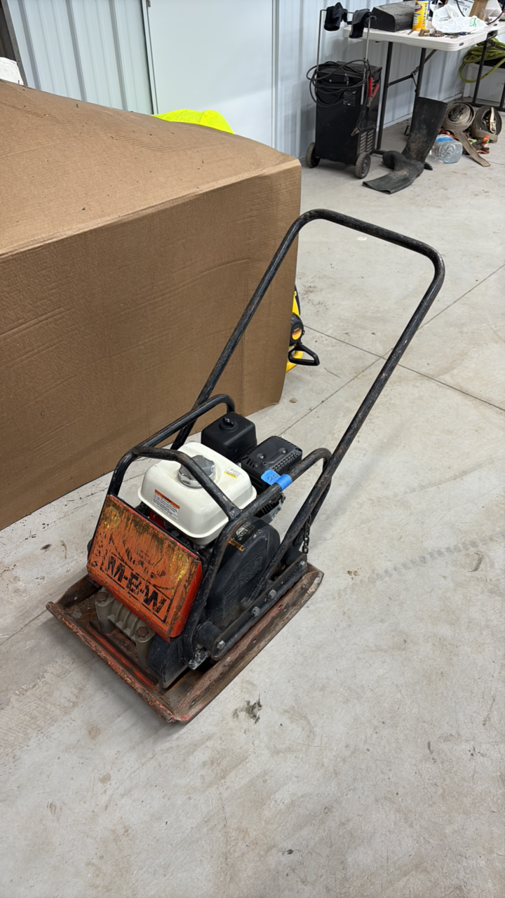 lot 28 image: MBW GP2000 plate compactor