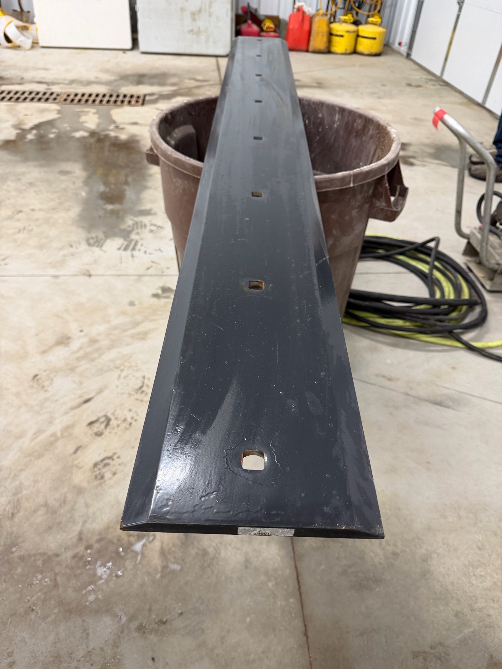 lot 50 image: 74 Cutting Edge for Bob cat bucket