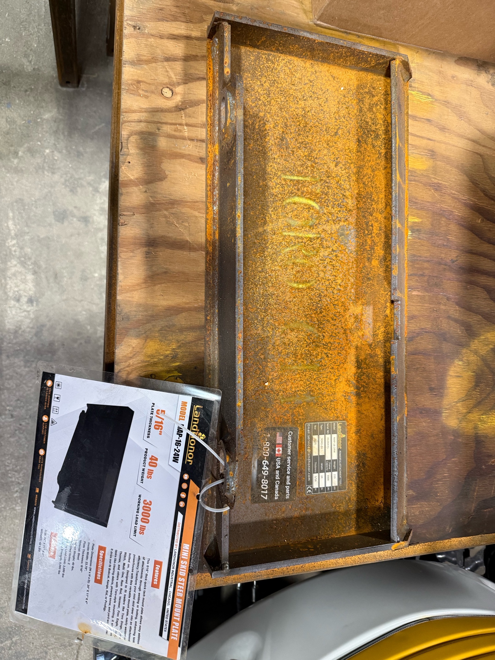 lot 110 image: TORO Dingo Mount Plate - Heavy Gauge MAP-16-24W