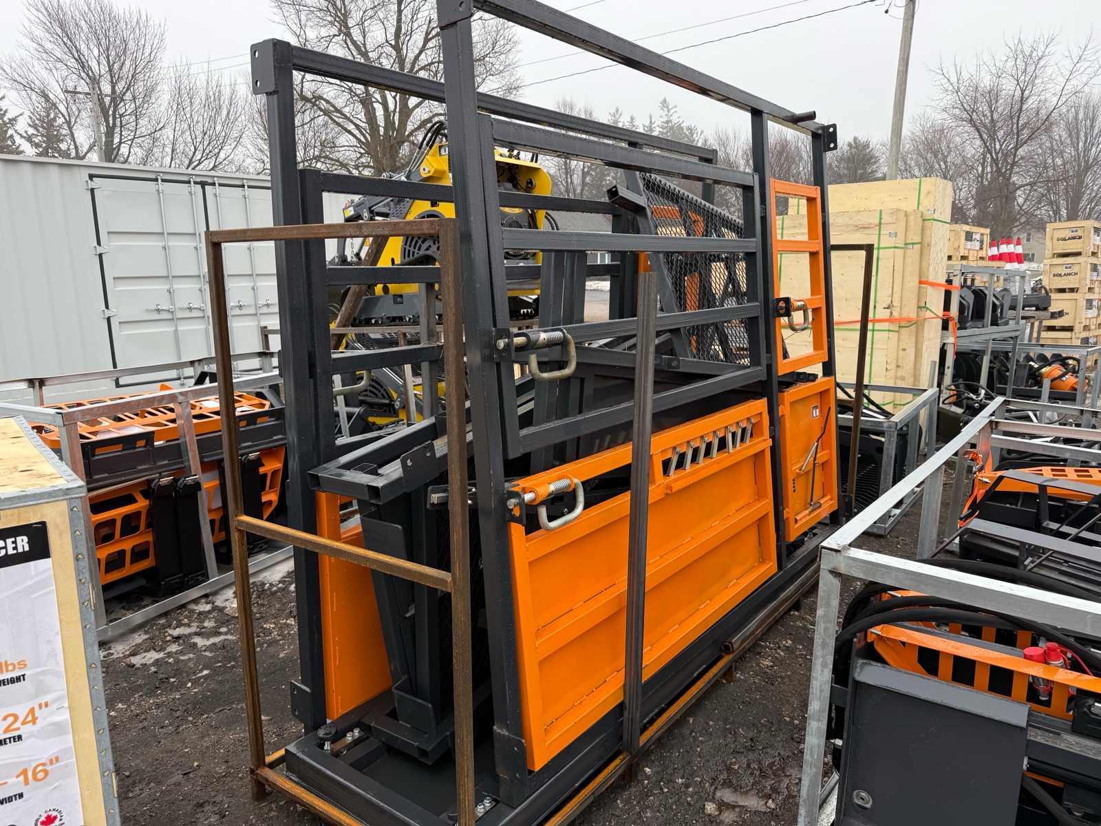 lot 111 image: 10 Cattle Squeeze Chute LHR-CSC10