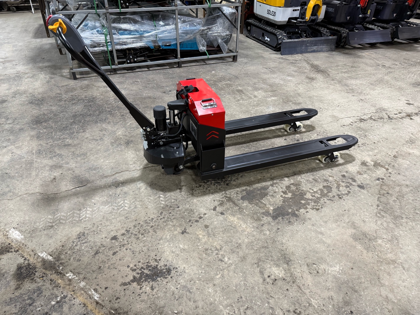 lot 184 image: SDLFP30 ELECTRONIC SCALE PALLET TRUCK 3-Ton