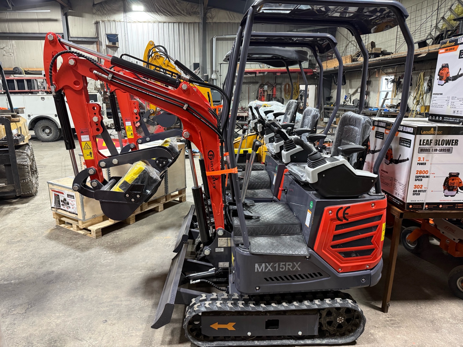 lot 226 image: CFG MX15RX Mini Excavator