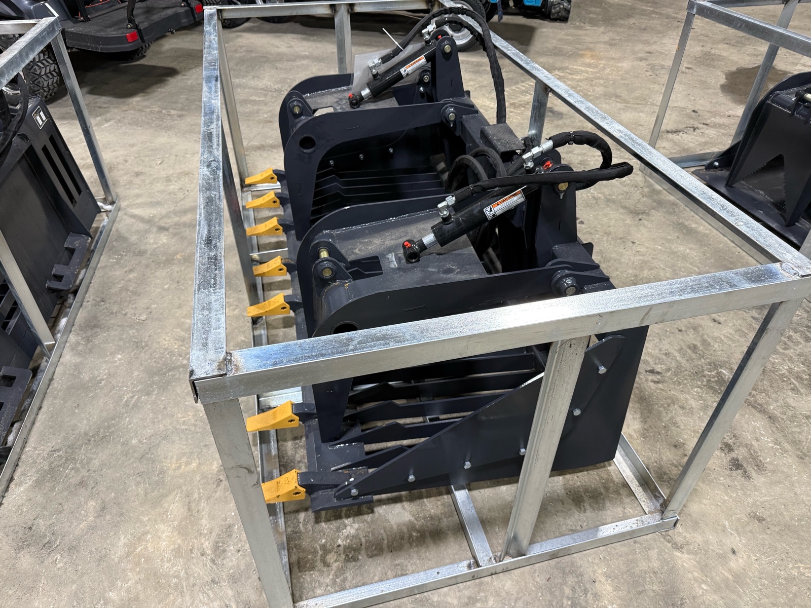 lot 248 image: Hydraulic grab bucket RGB-11-72W