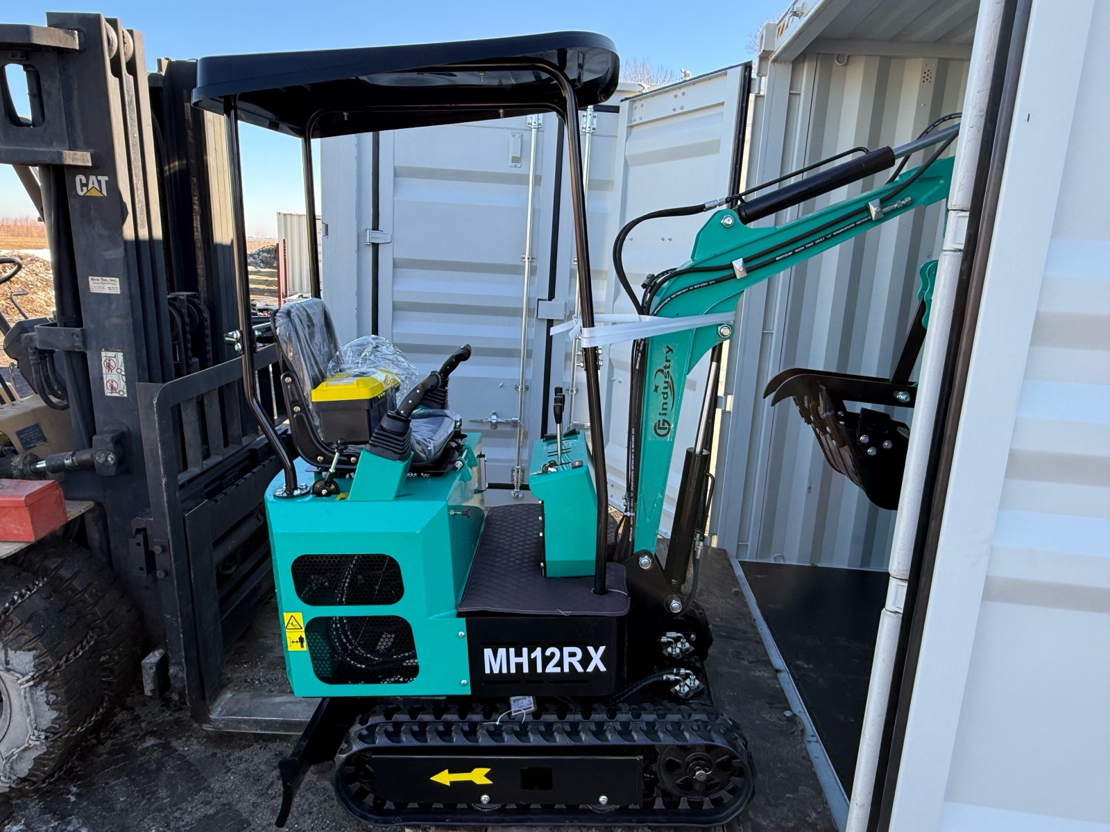 lot 260 image: CFG MH12RX Mini Excavator