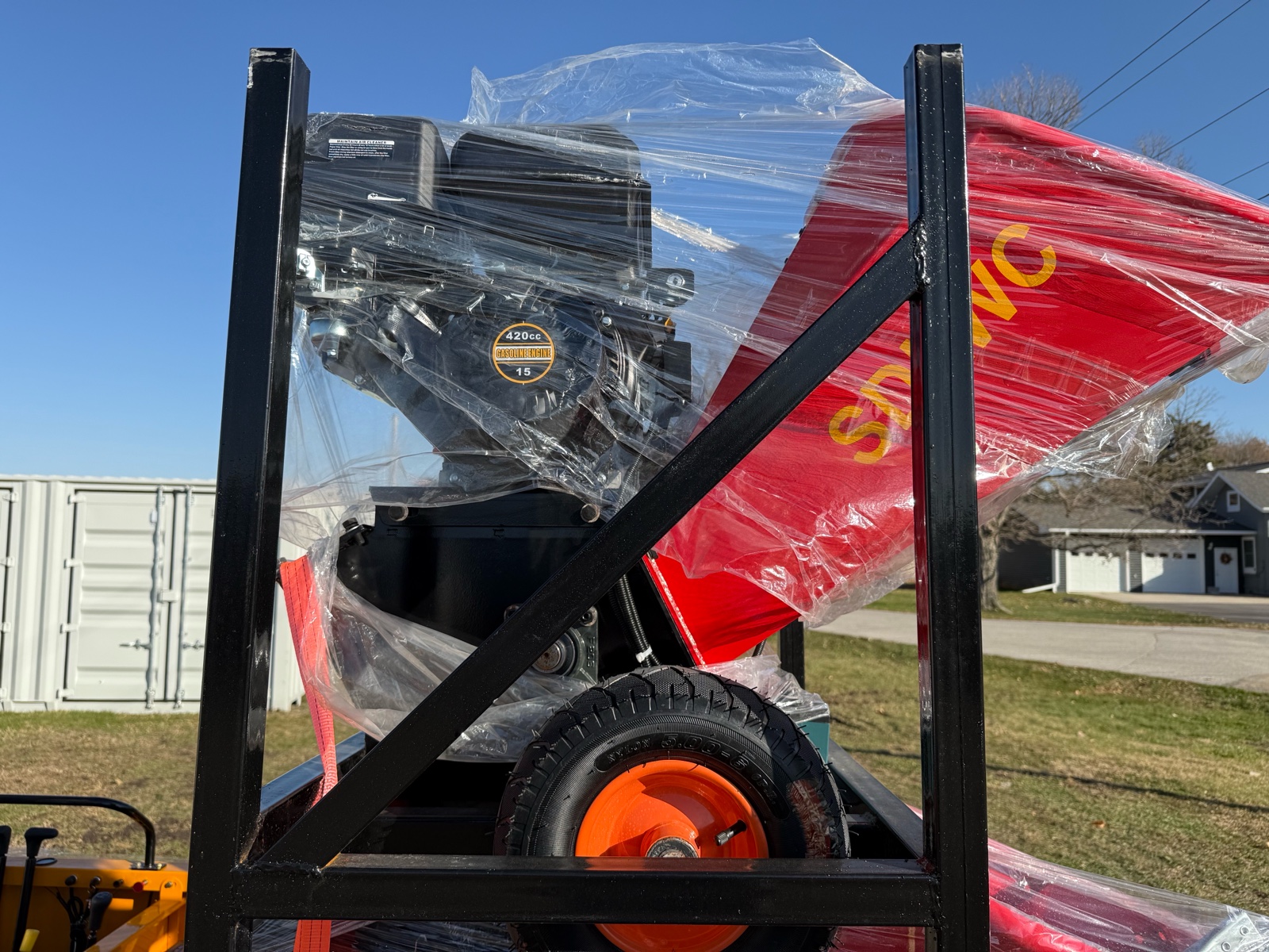 lot 270 image: SDLANCH SDLWC Gas Powered Wood Chipper