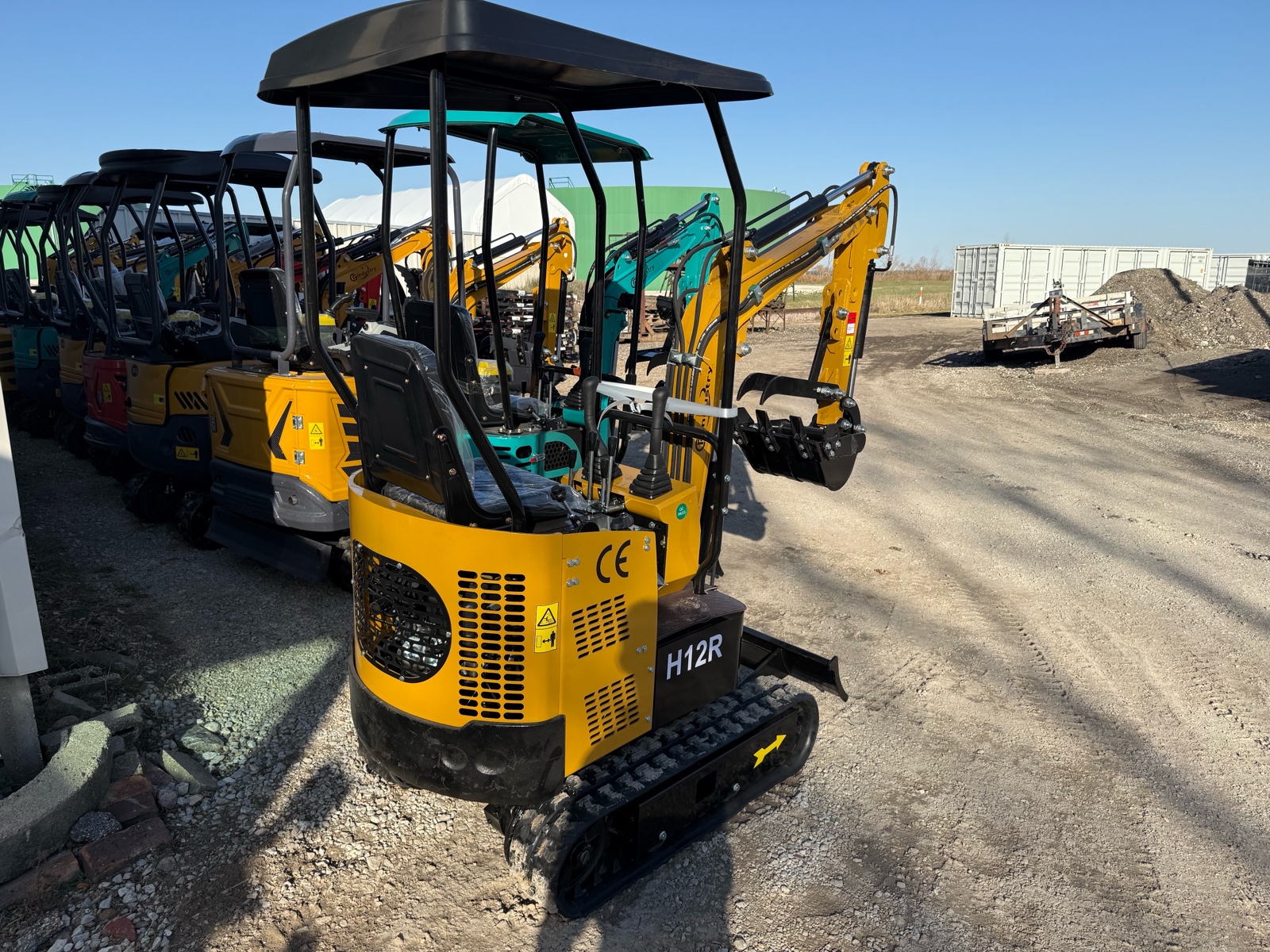 lot 40 image: CFG H12R Mini Excavator
