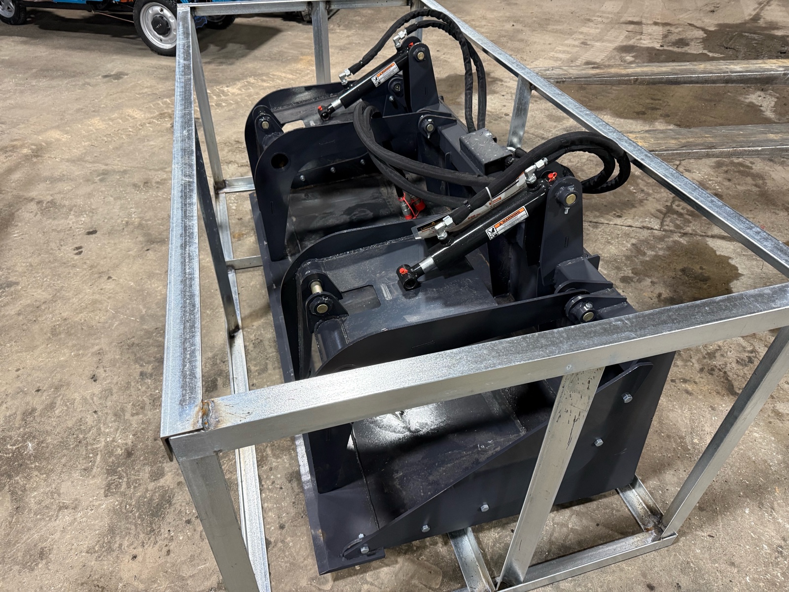 lot 77 image: Hydraulic grab bucket SGB-11-72W