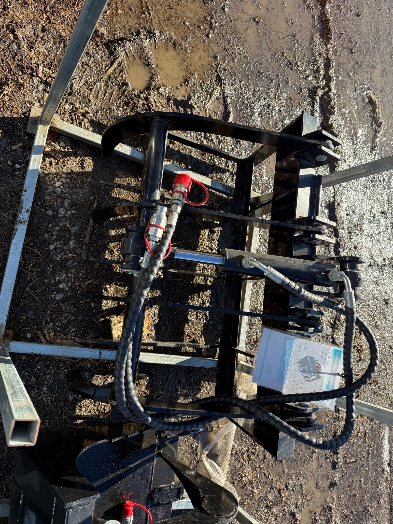 lot 99 image: Wood Grabbing Fork&nbsp