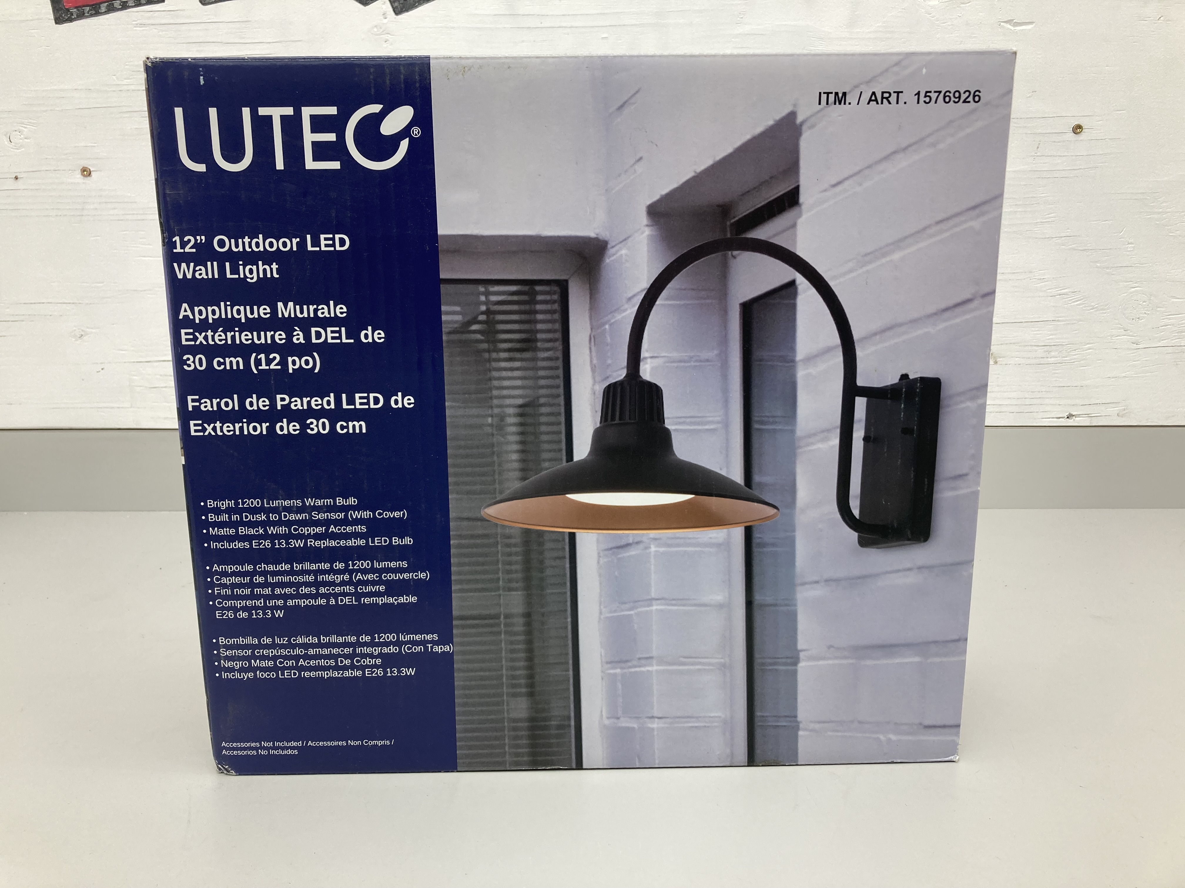 lot 104 image: 12 Outdoor LED Wall Light