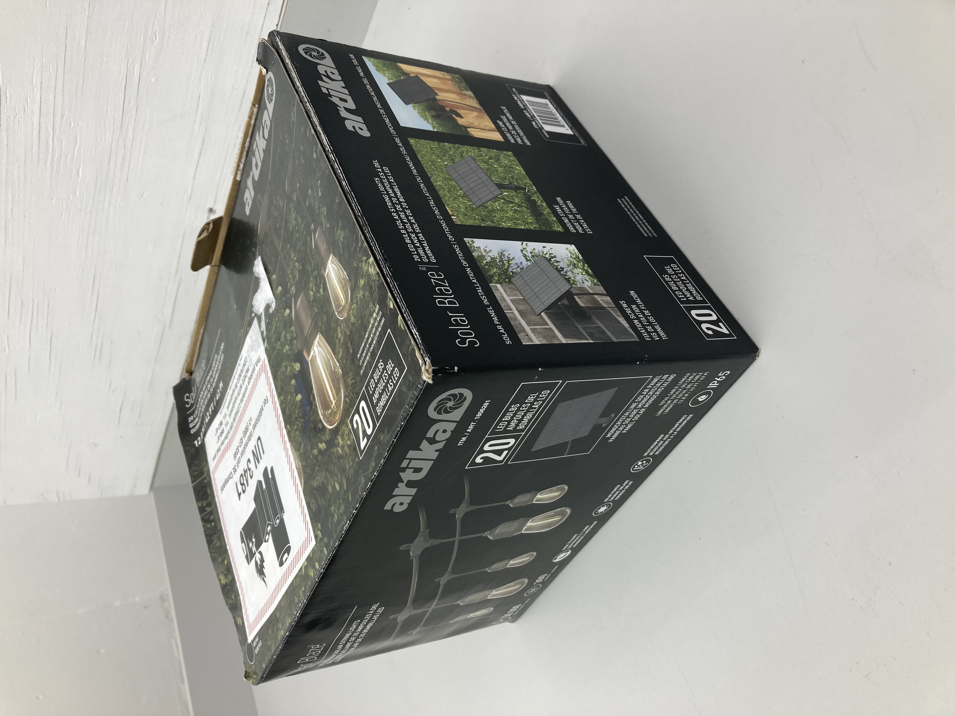 lot 106 image: Solar Blaze 20 LED Bulb Solar String Lights