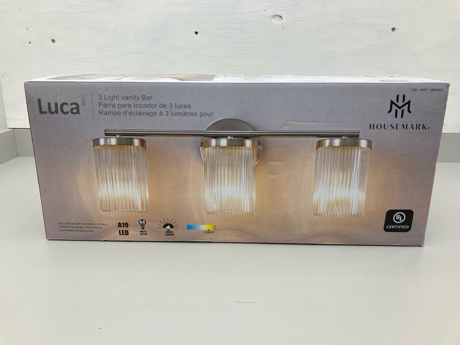 lot 11 image: Housemark Luca 3 Light Vanity Bar