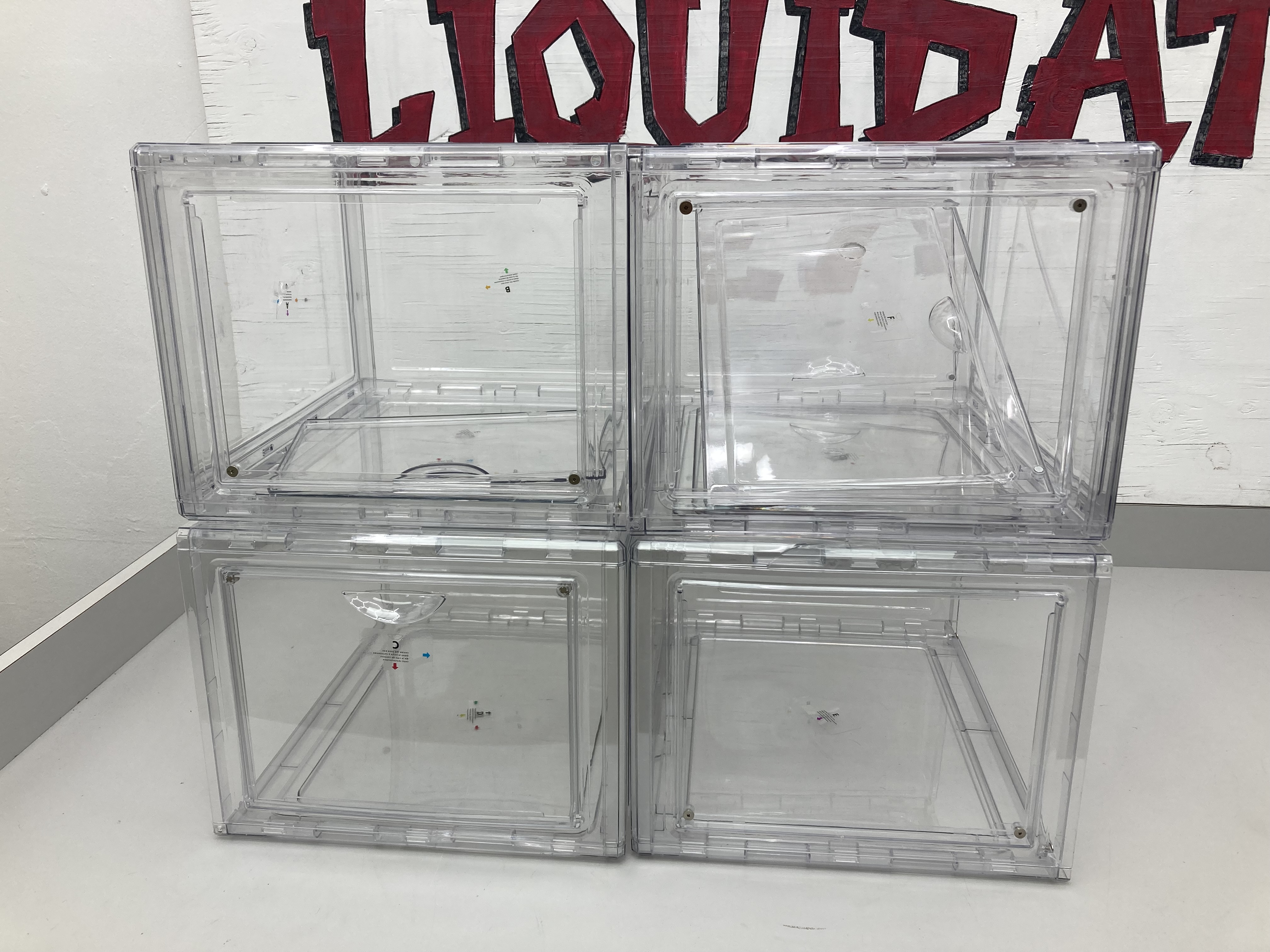 lot 110 image: Set of 4 Clear Plastic Display Boxes