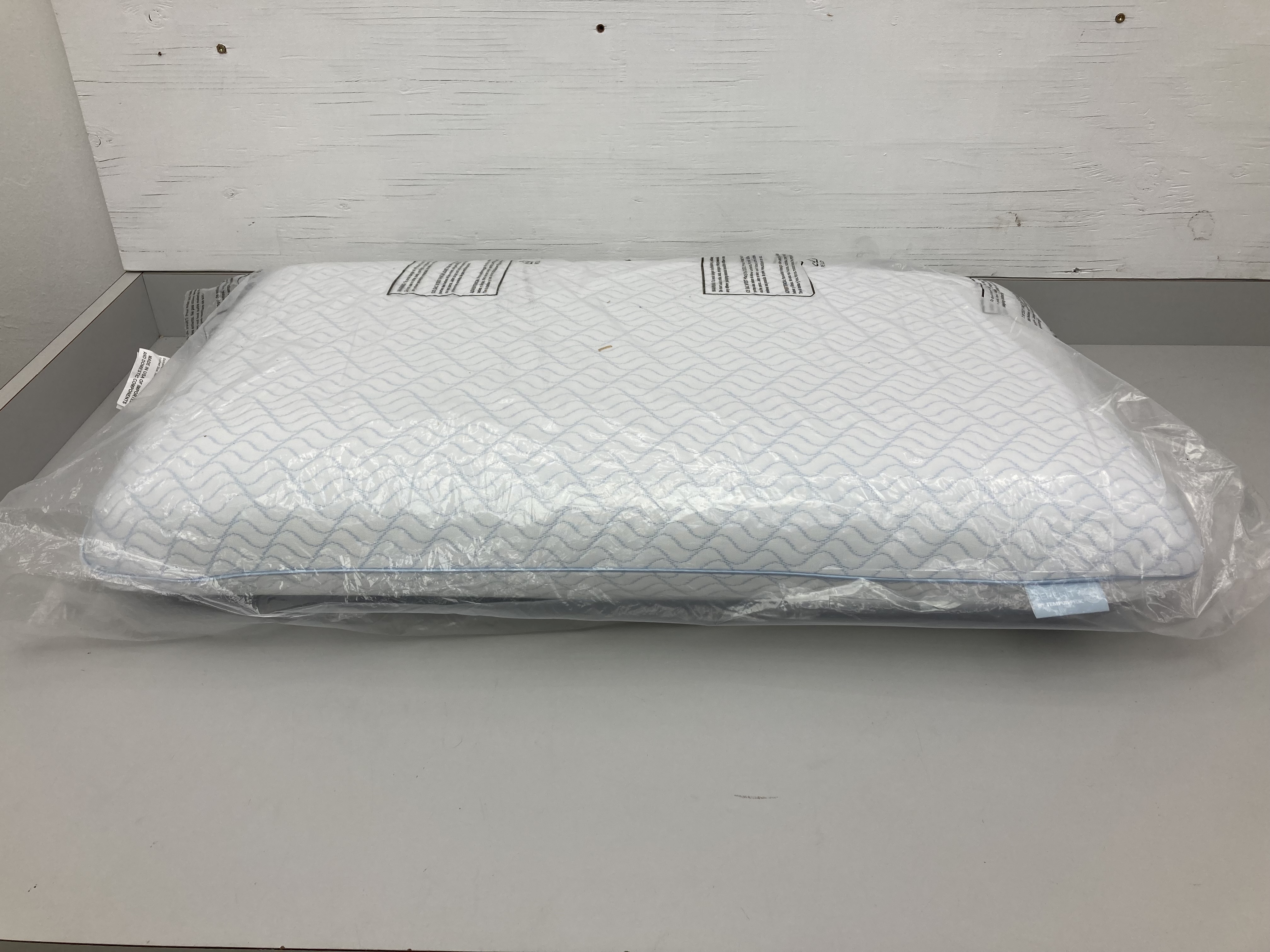 lot 148 image: Tempur-Pedic Serenity Pillow