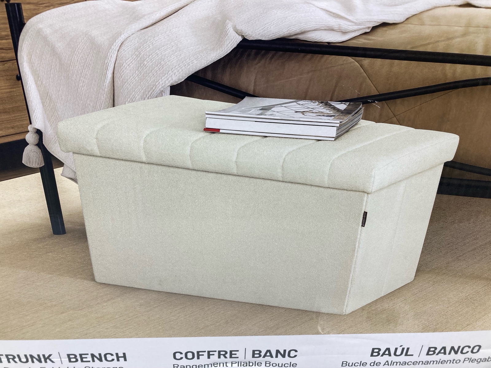 lot 21 image: Seville Trunk Bench