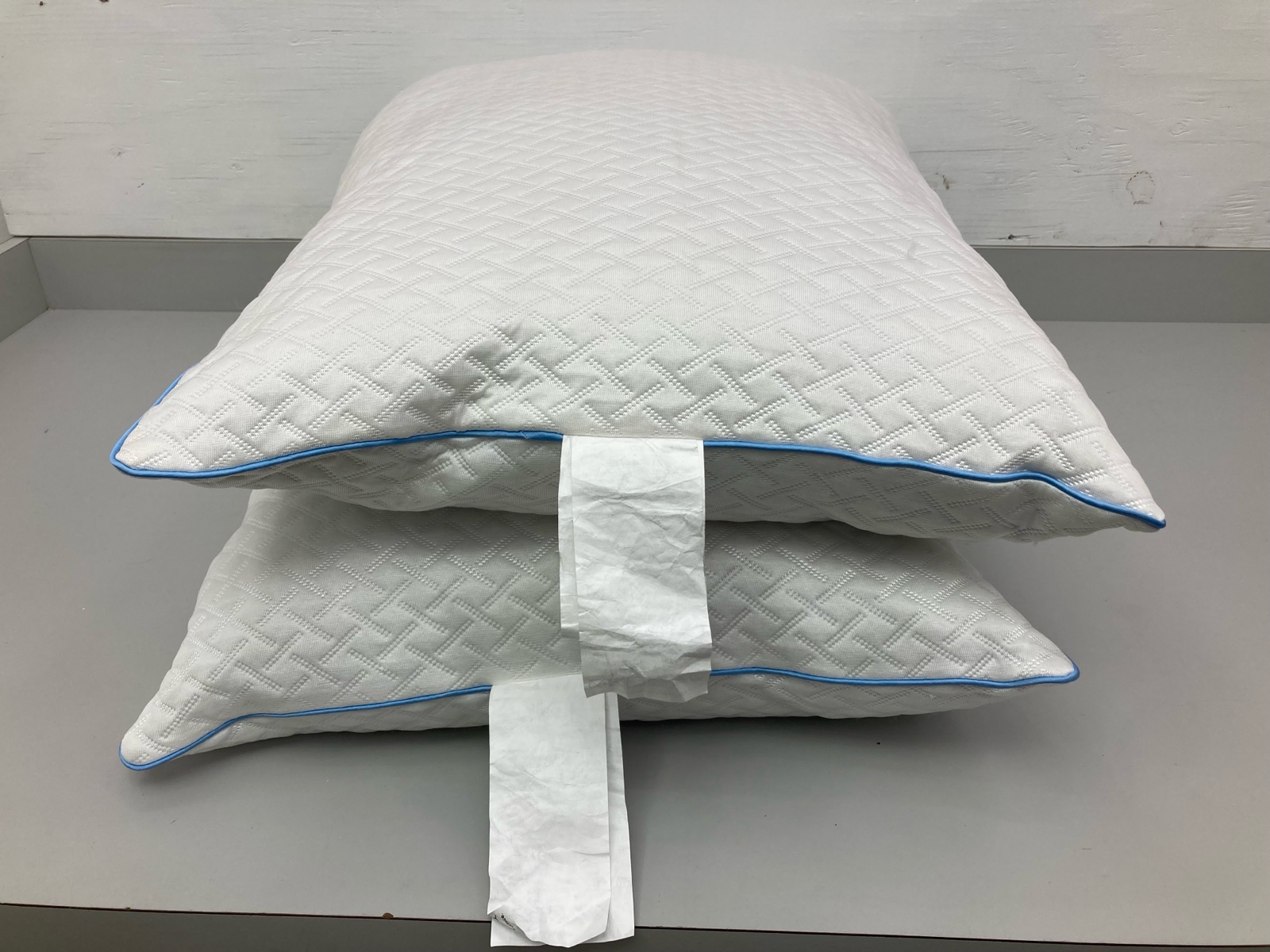 lot 27 image: Cluster Pillows (Set of 2)