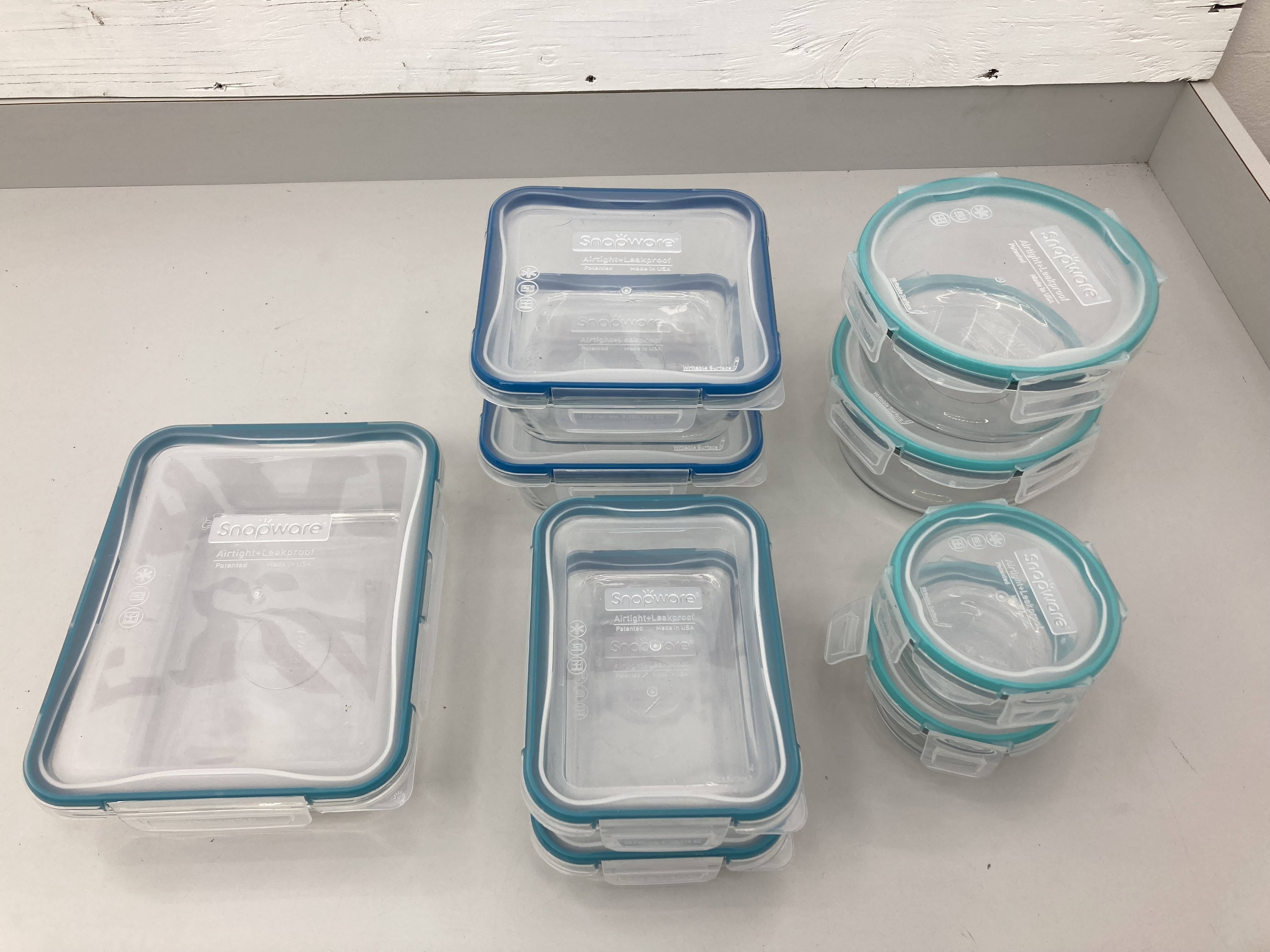 lot 59 image: Snapware Pyrex Glass 18 Piece Storage Set