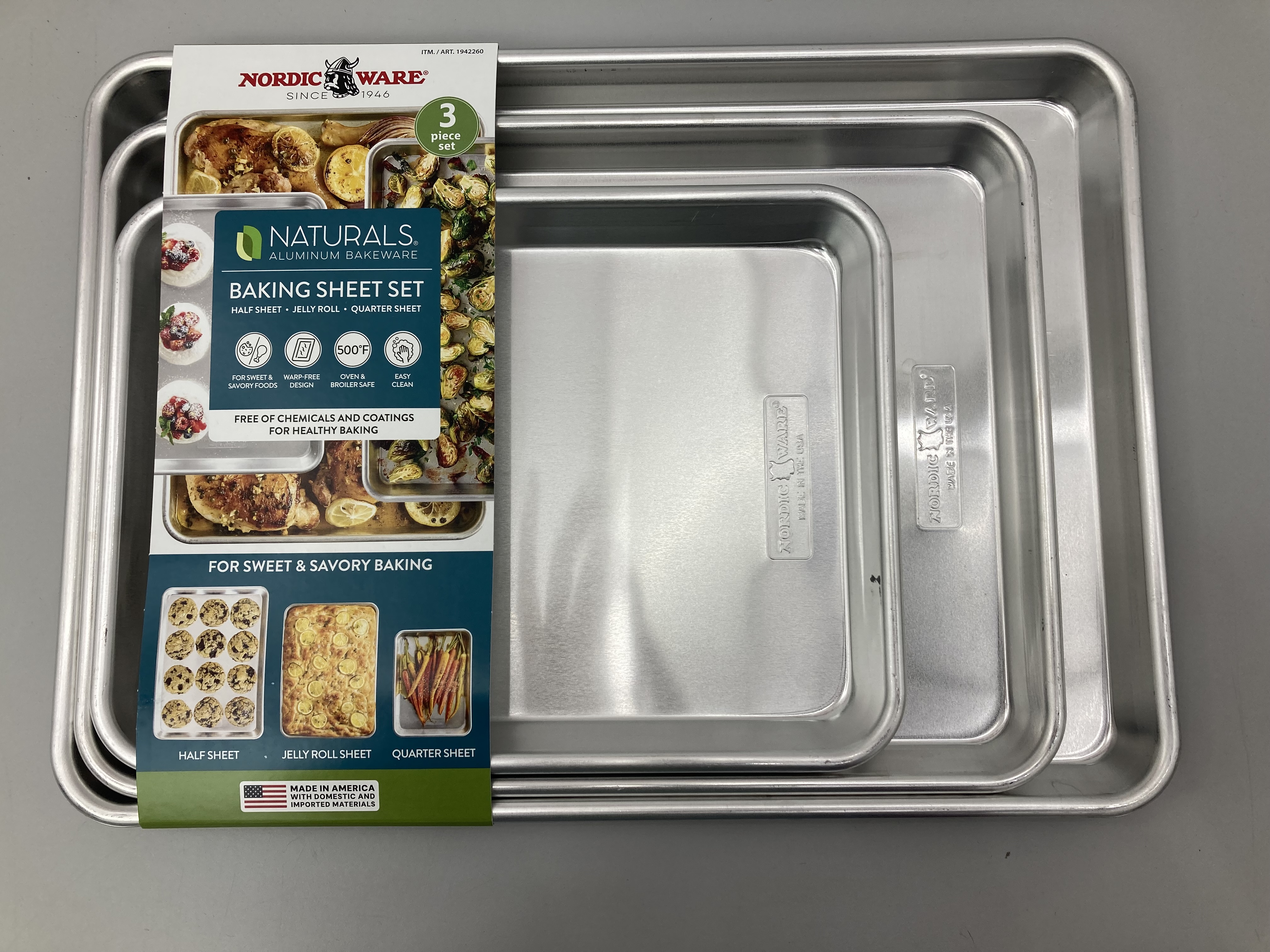 lot 60 image: Nordic Ware Aluminum Baking Sheet Set